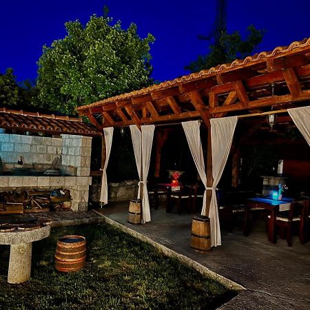 Vikendica,Bungalovi Lipska Pecina Cetinje Bagian luar foto