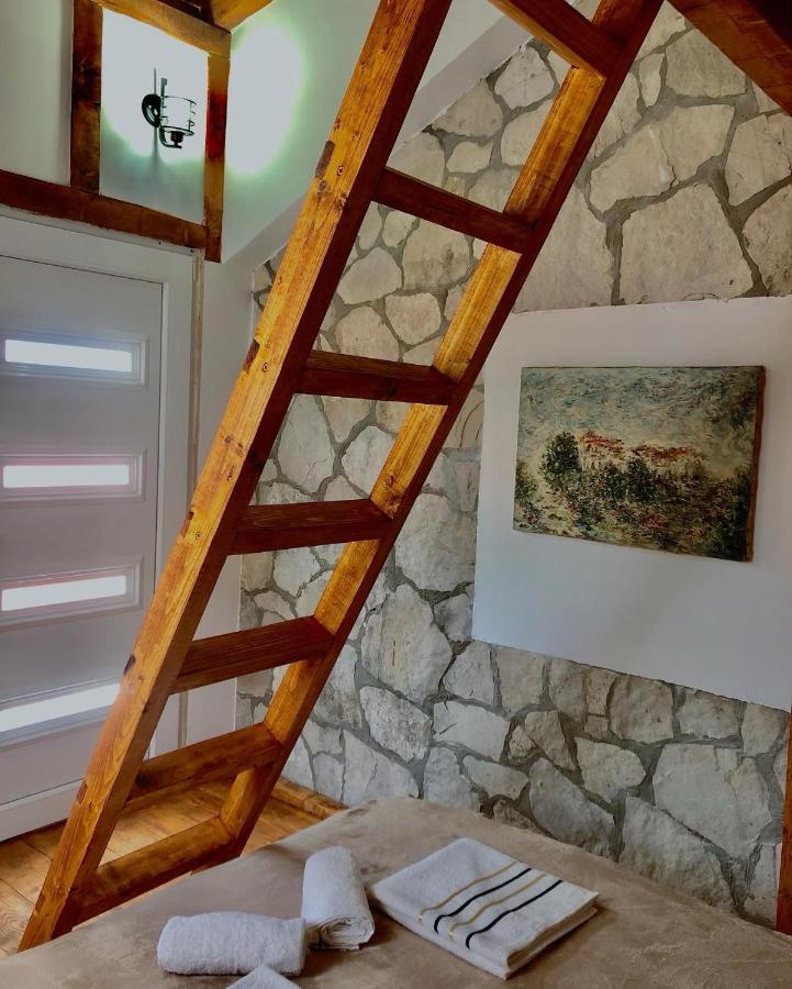 Vikendica,Bungalovi Lipska Pecina Cetinje Bagian luar foto