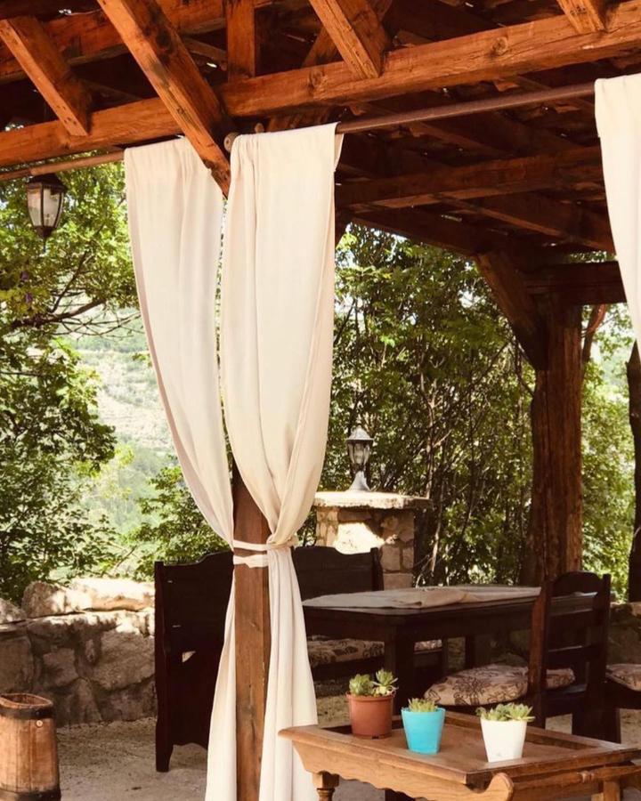 Vikendica,Bungalovi Lipska Pecina Cetinje Bagian luar foto