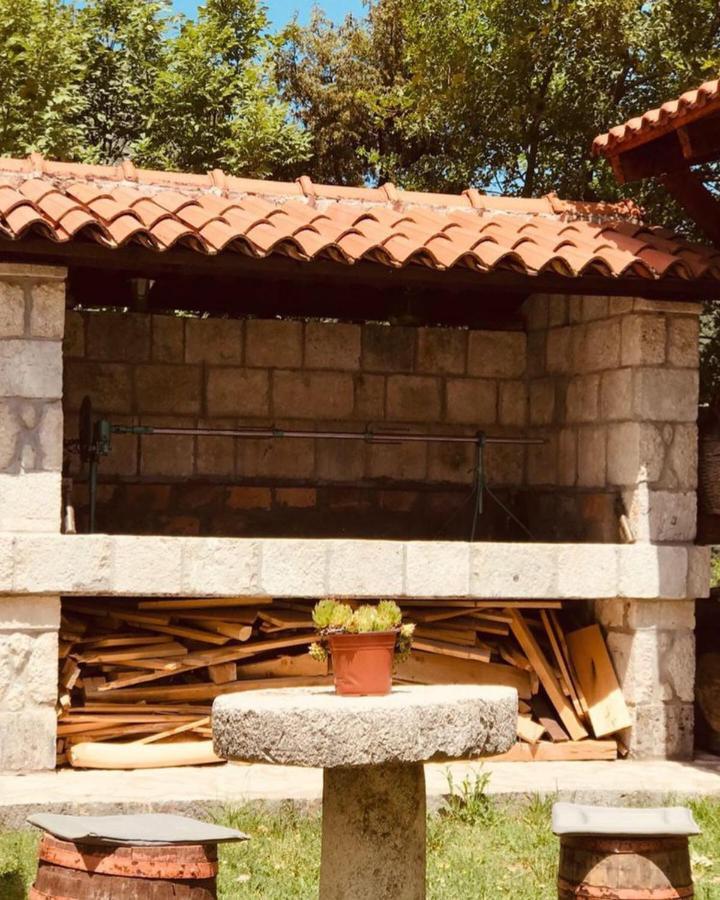Vikendica,Bungalovi Lipska Pecina Cetinje Bagian luar foto