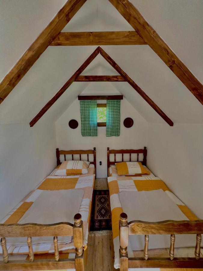 Vikendica,Bungalovi Lipska Pecina Cetinje Bagian luar foto
