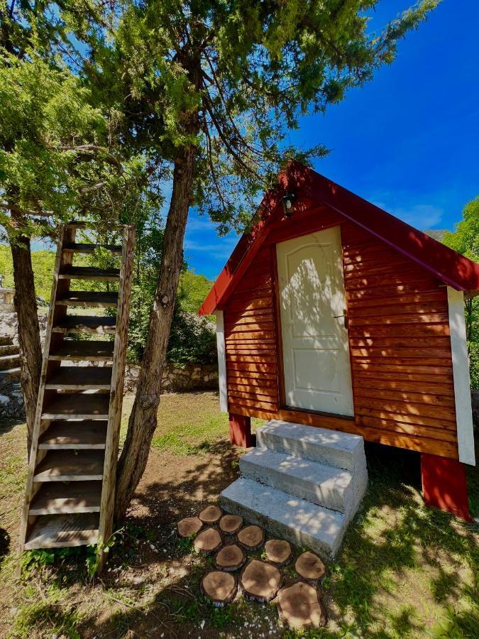 Vikendica,Bungalovi Lipska Pecina Cetinje Bagian luar foto
