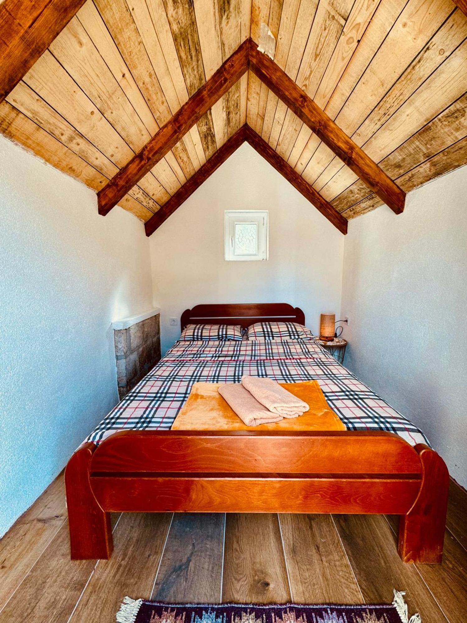 Vikendica,Bungalovi Lipska Pecina Cetinje Bagian luar foto